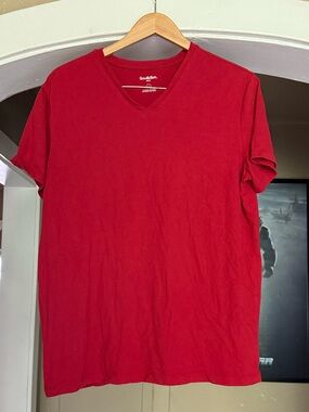 Goodfellow & Co Red V-Neck Short Sleeve Tee